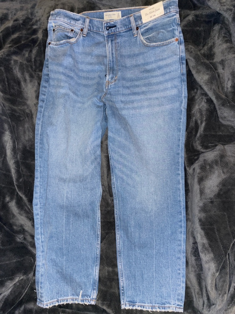 NWT High Rise Mom Jeans Abercrombie&Fitch Size 32/14Short